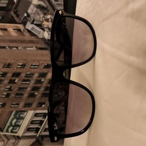 Ray-Ban Sunglasses w/case Sold